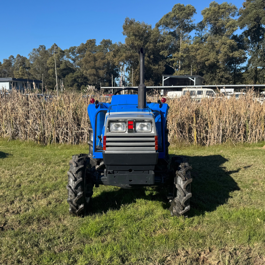 Iseki TA 210 - 27HP - 3 CIL - 4x4