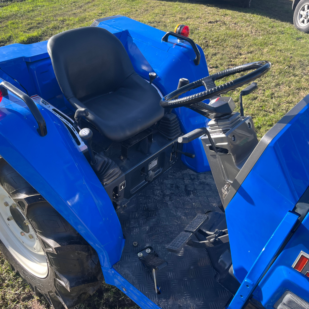Iseki TA 210 - 27HP - 3 CIL - 4x4