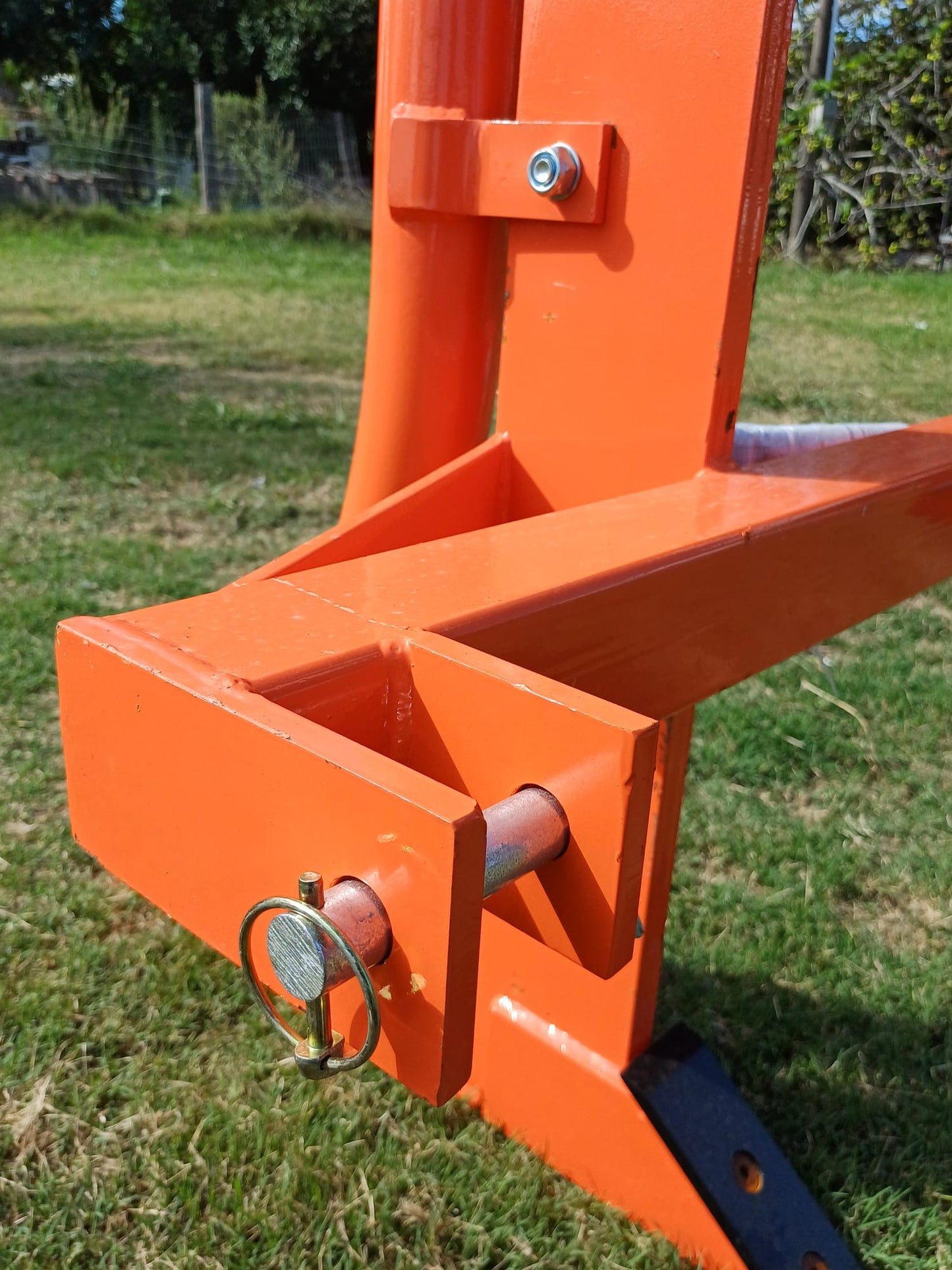 Subsolador enterrador de caños TP50