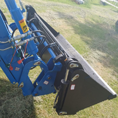 Dong Feng DF 554 con Pala frontal