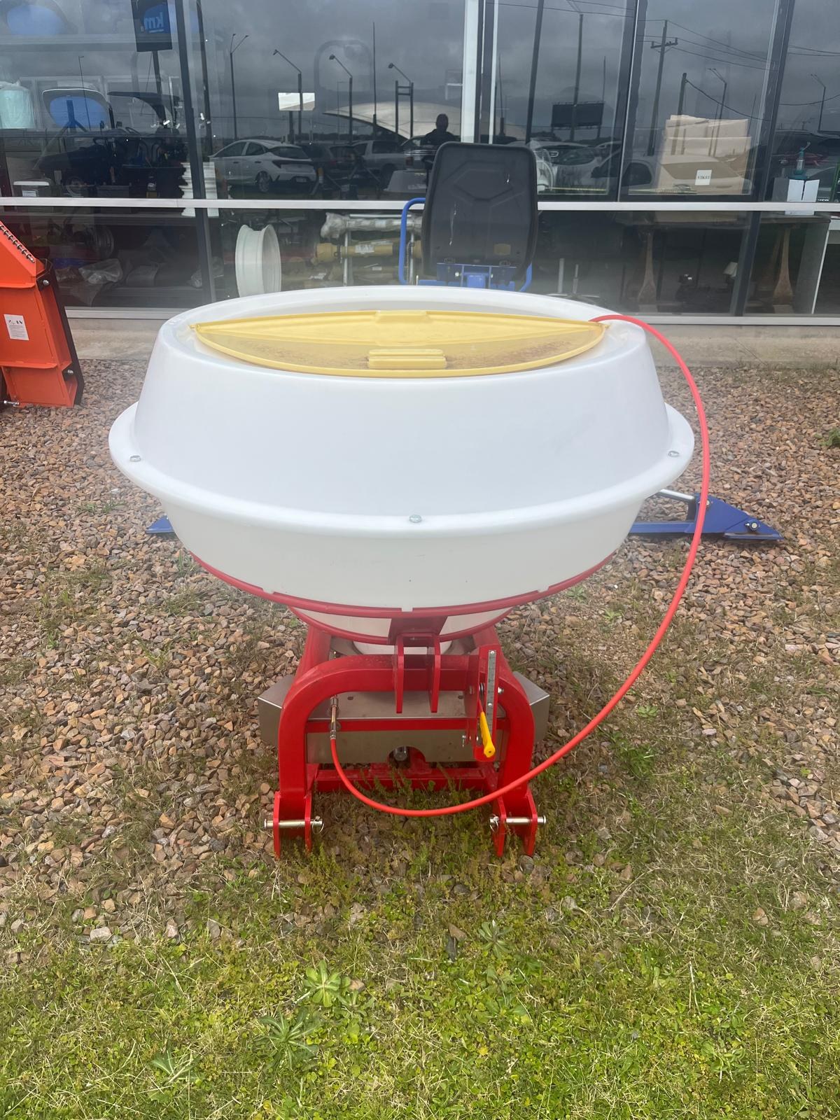 Fertilizadora Equus monodisco 600 litros